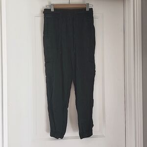 American Eagle Black Cargo Jogger Style Pants (Small)